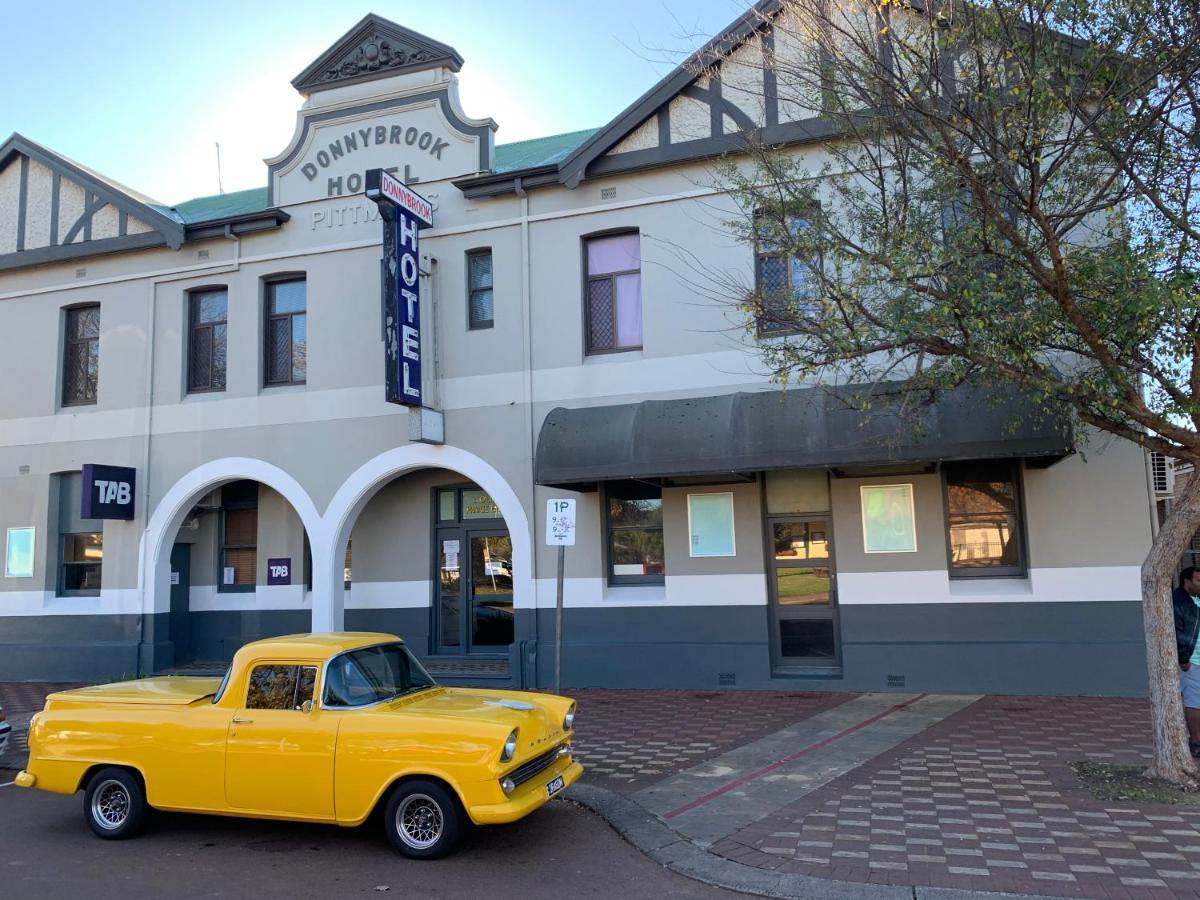 Donnybrook Hotel Wa エクステリア 写真